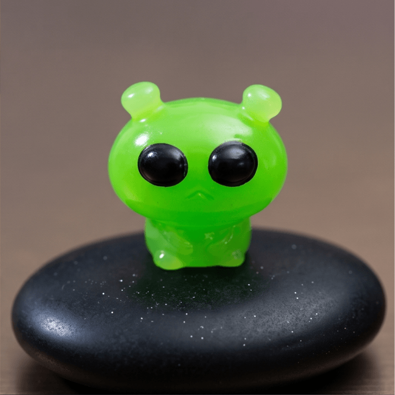 Glow-in-the-Dark Space Alien Miniatures – Set of 6