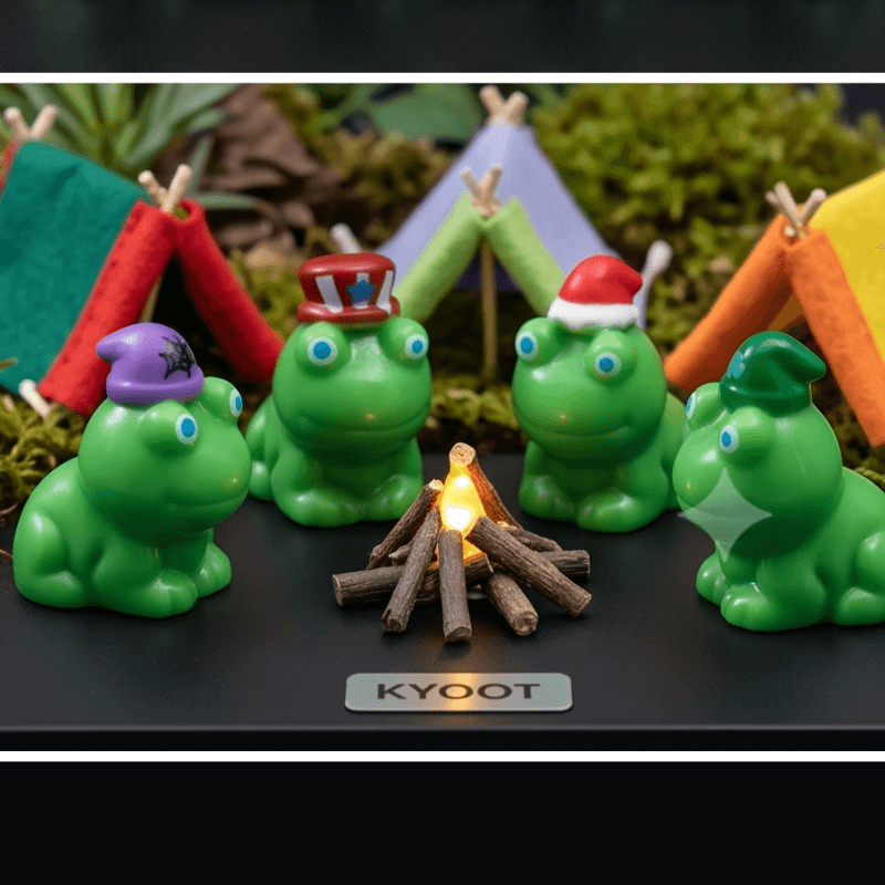 Animal Frog Miniatures with Festive Hats – Set of 7
