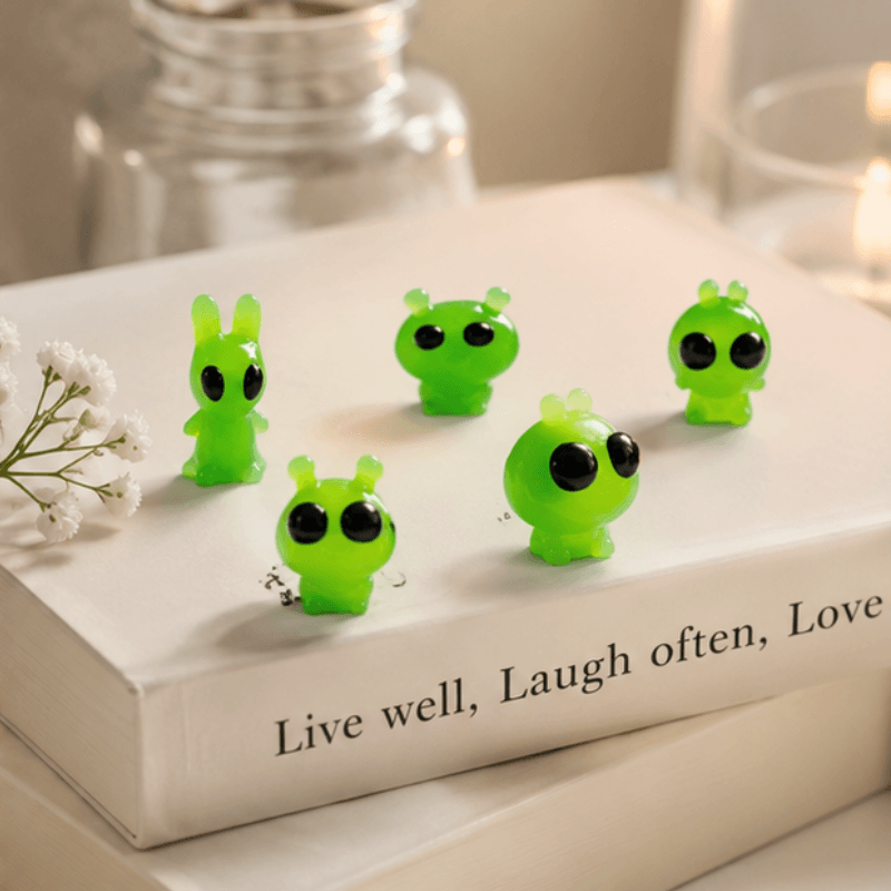 Glow-in-the-Dark Space Alien Miniatures – Set of 6